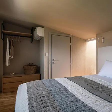 Guest house Dia Viou Rene 4*